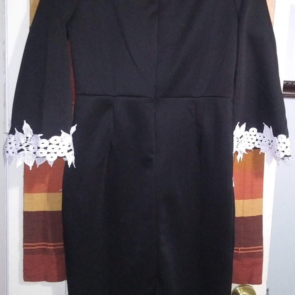 Women's dress - Picture 5 of 8